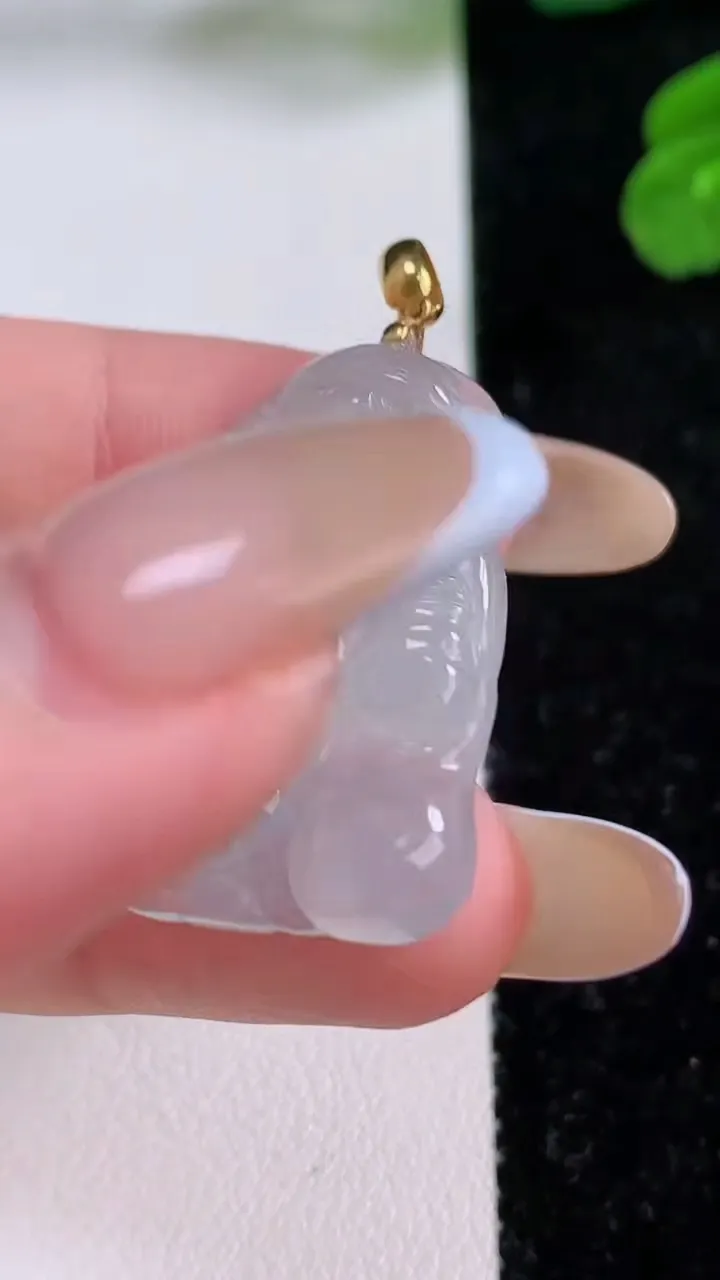 天然A货翡翠种白冰财神爷吊坠，尺寸31-26.8-4.4，重量:6.38g
11月17日