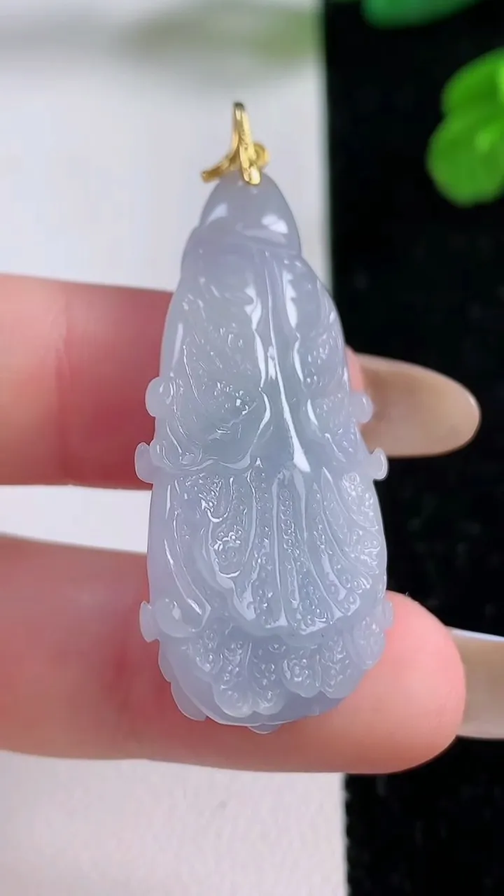 天然A货翡翠18K金紫罗兰白菜吊坠，尺寸39.2-18-8.8，重量:9.09g
11月17日