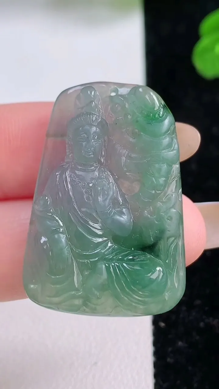 天然A货翡翠普贤菩萨吊坠，尺寸34.3-23.2-5.9，重量:9.11g
11月17日