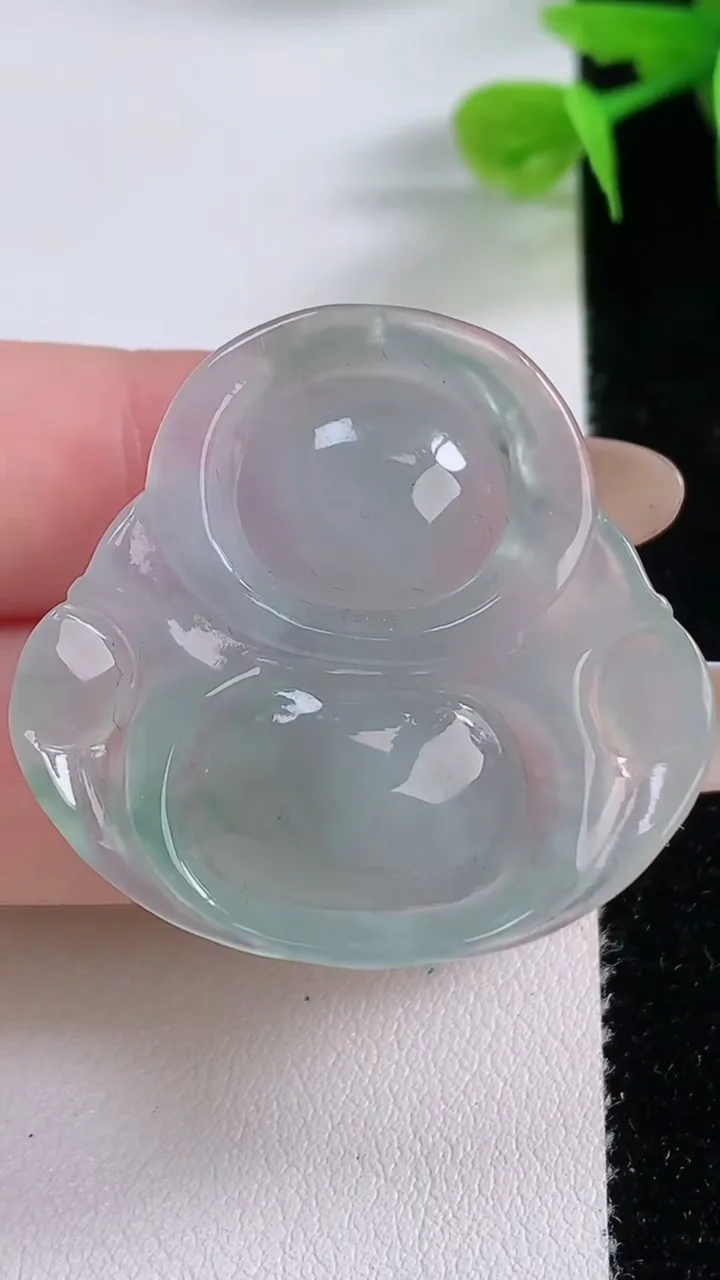 天然A货翡翠冰种飘花佛公吊坠，尺寸34.2-36-7.2，重:11.70g
11月17日