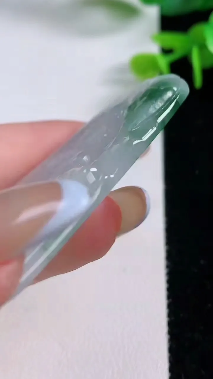 天然A货翡翠普贤菩萨吊坠，尺寸58.5-40-5.4，重:24.38g
11月17日