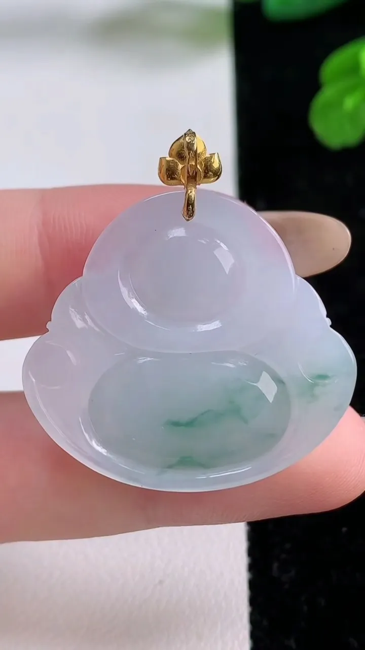 天然A货翡翠种飘花佛公吊坠，尺寸29.3-32.2-5.7，重量:8.23g
11月17日