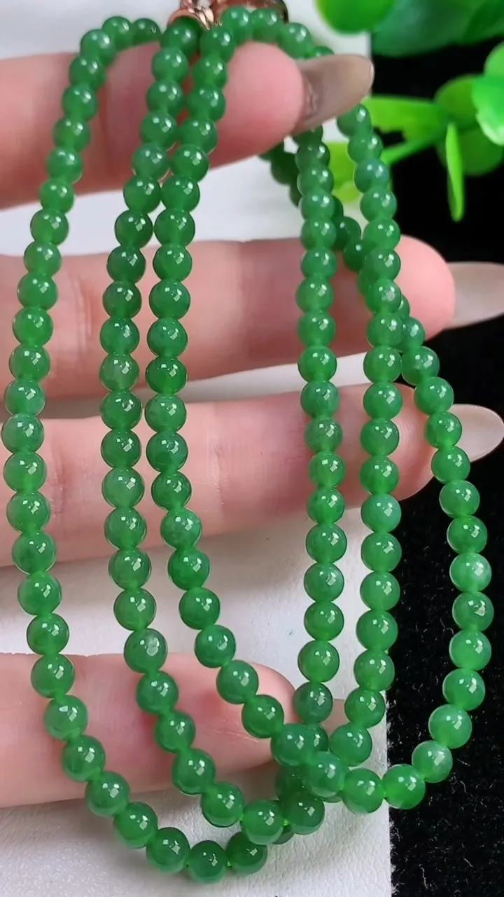 天然A货翡翠小米珠项链，尺寸4-148颗，重:17.76g11月17日
工厂直销收藏佳品,种好水足，