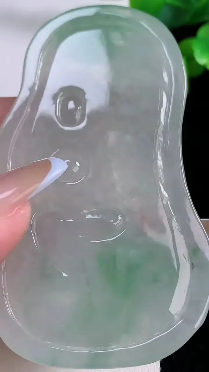 天然A货翡翠普贤菩萨吊坠，尺寸80-45-5.5，重:40.88g
11月17日