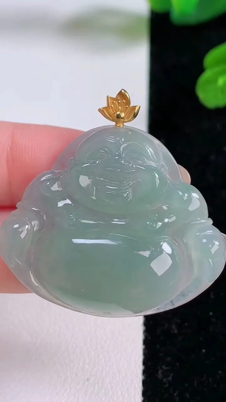 天然A货翡翠佛公吊坠，尺寸32.2-37.8-6.3，重量:11.73g
11月17日