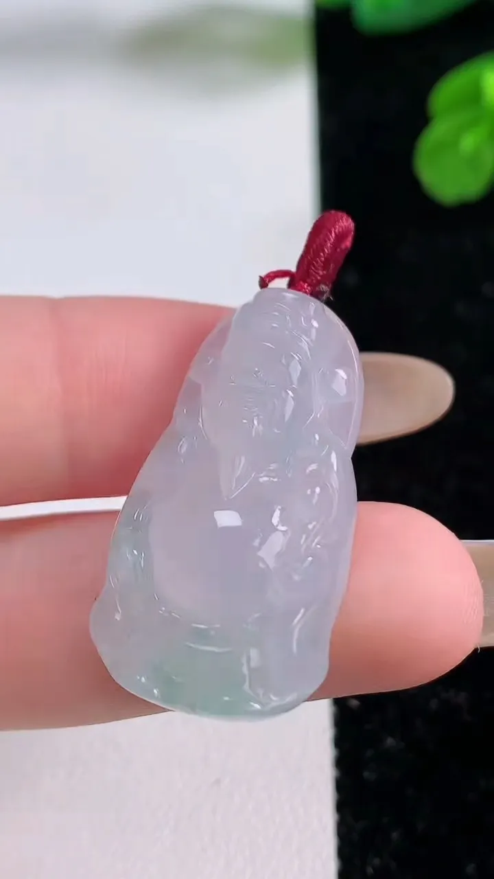 天然A货翡翠冰种飘花财神爷吊坠，尺寸30-16.6-6，重量:5.54g
11月17日