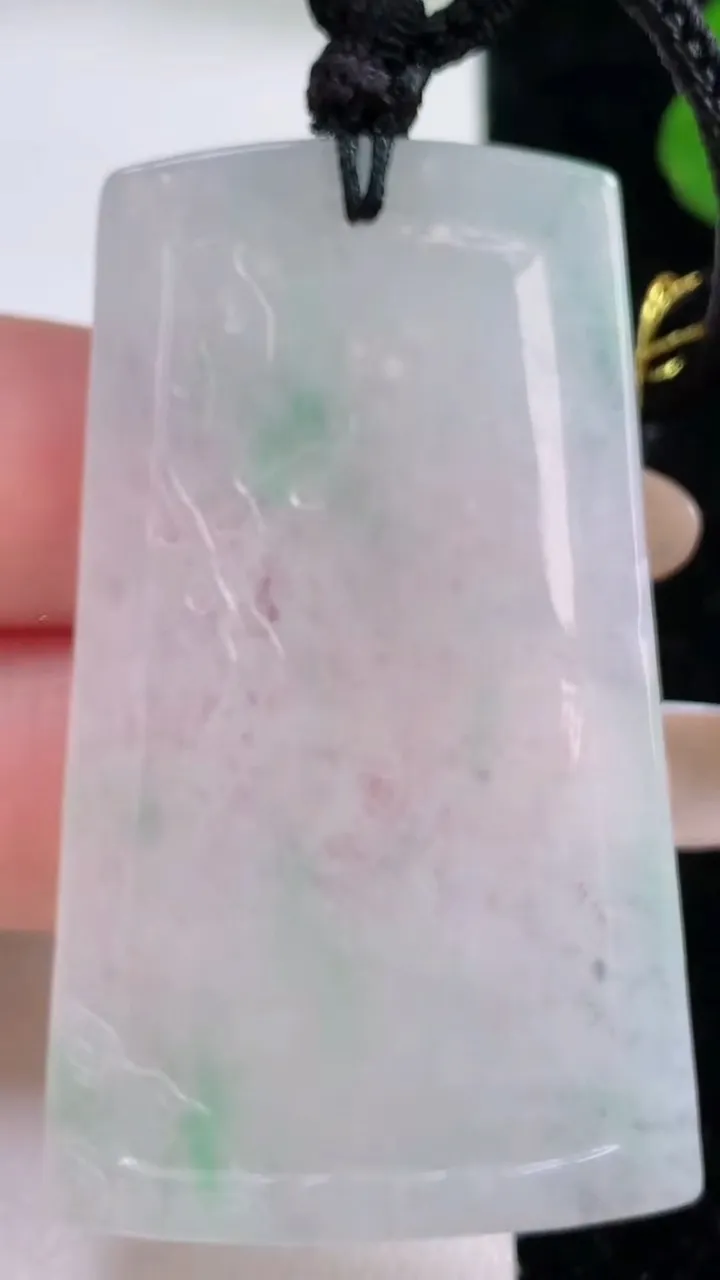 天然A货翡翠龙牌吊坠，尺寸53-30.4-4，重量:19.01g
11月17日