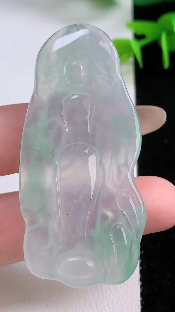 天然A货翡翠观音菩萨吊坠，尺寸57-27-4，重:13.78g
11月17日