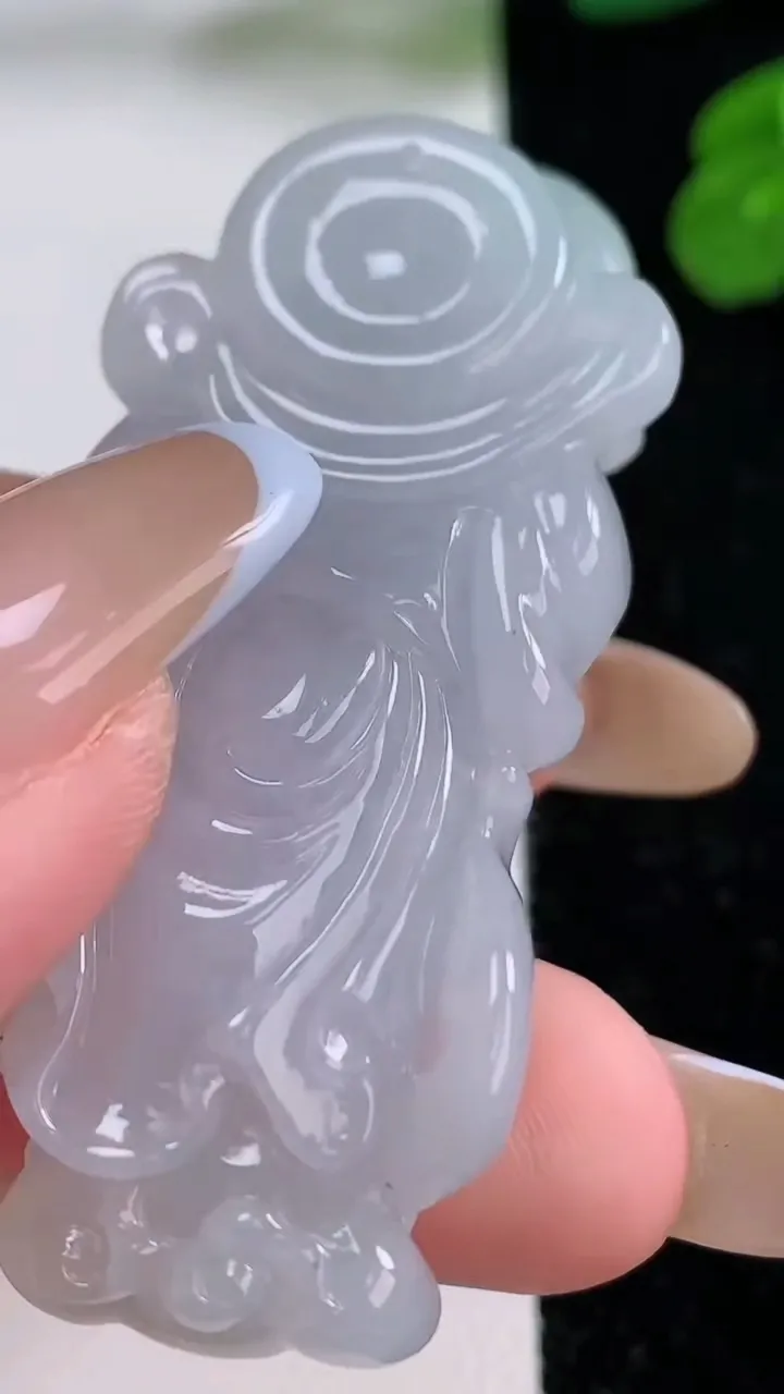 天然A货翡翠冰种飘花关公吊坠，尺寸52.6-22.6-11.7，重量:26.02g
11月17日