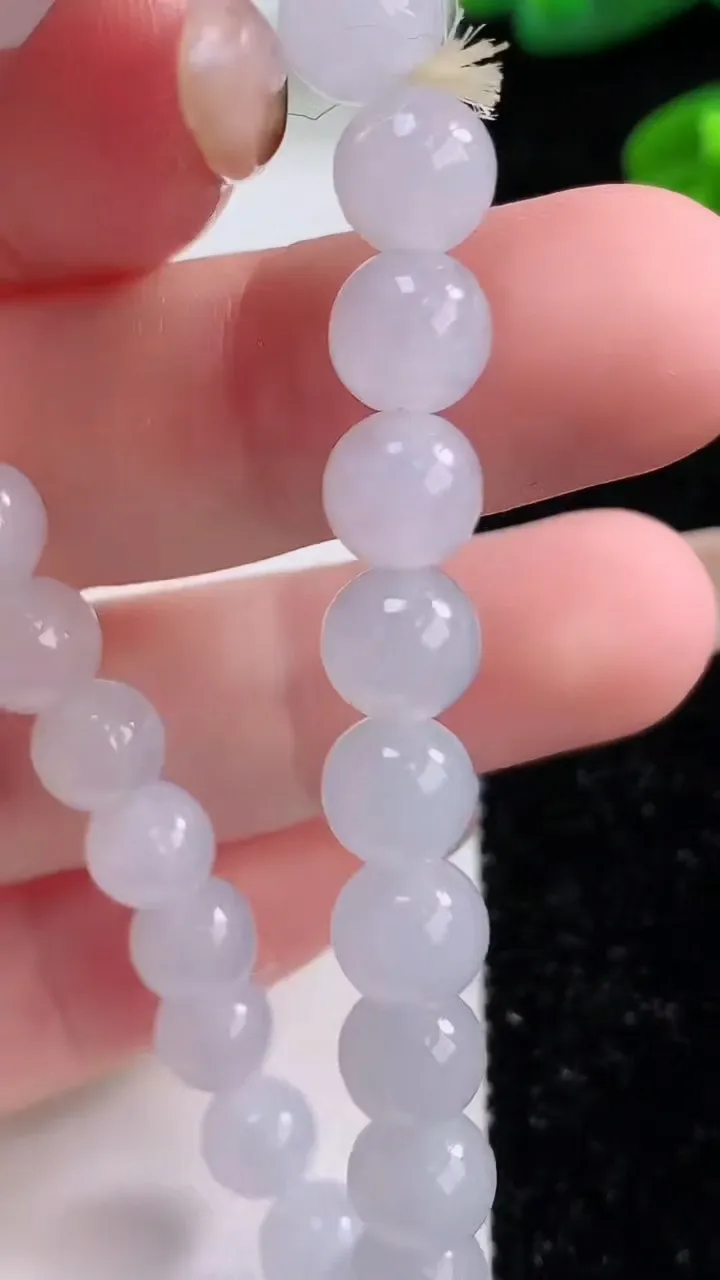 天然A货翡翠圆珠手串，尺寸7-25颗，重量:15.59g11月17日
工厂直销收藏佳品,种好水足，色泽均匀，有种有色，上手高大气！