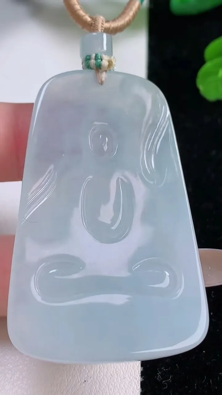 天然A货翡翠阿弥陀佛吊坠，尺寸54.5-34.5-5.5，重量:27.26g
11月17日