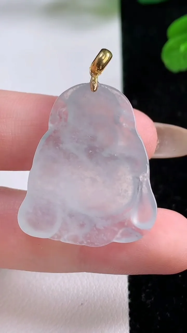 天然A货翡翠种白冰财神爷吊坠，尺寸31-26.8-4.4，重量:6.38g
11月17日