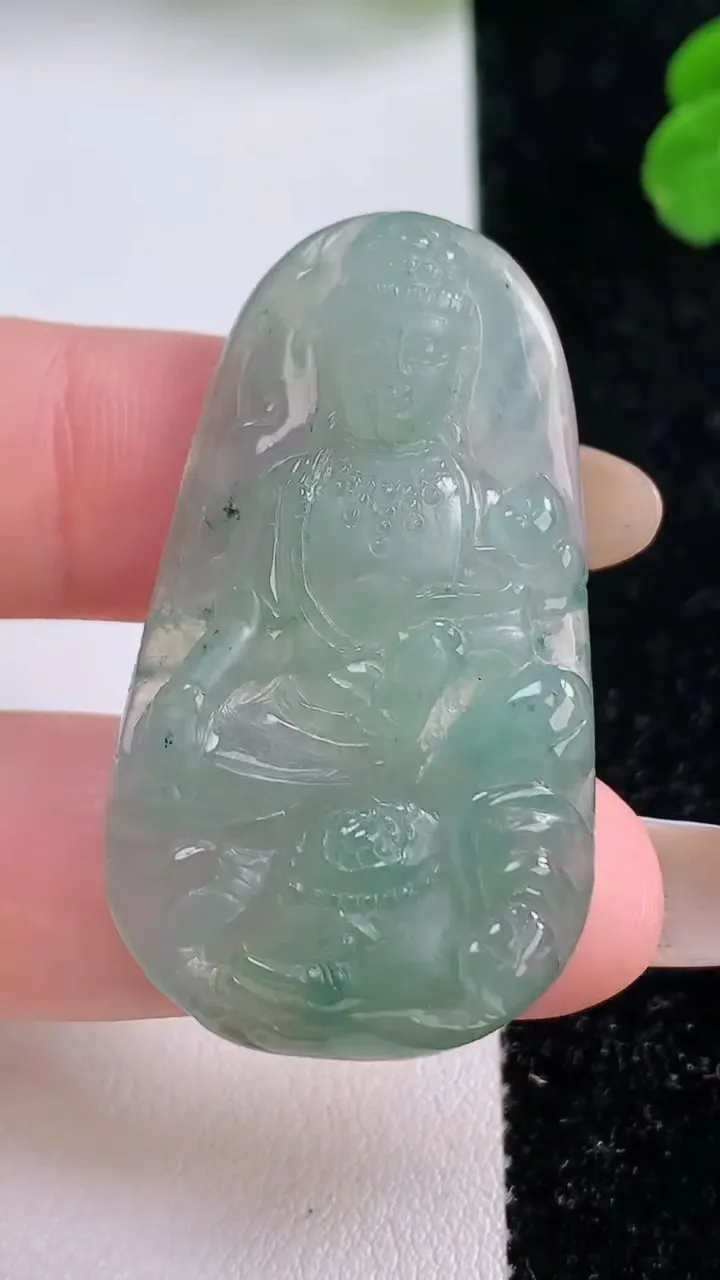 天然A货翡翠普贤菩萨吊坠，尺寸42.3-23.8-5.6，重量:11.16g
11月17日