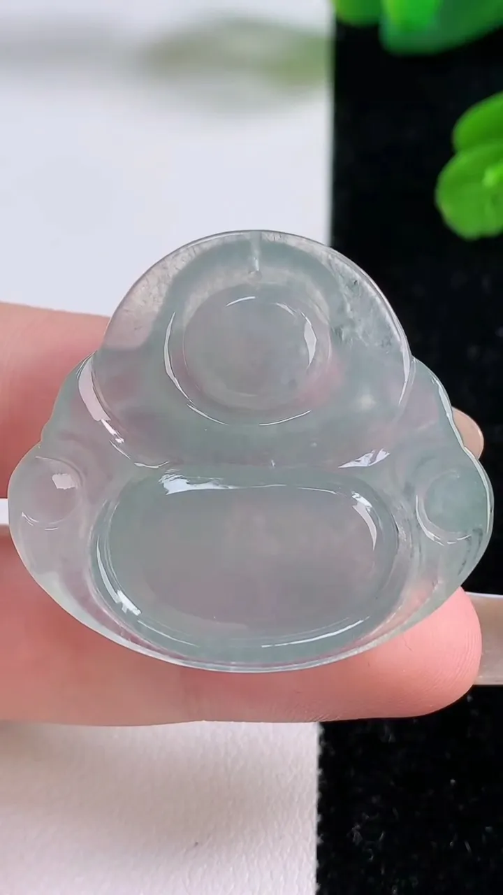 天然A货翡翠佛公吊坠，尺寸33.8-37-6.4，重量:11.69g
11月18日