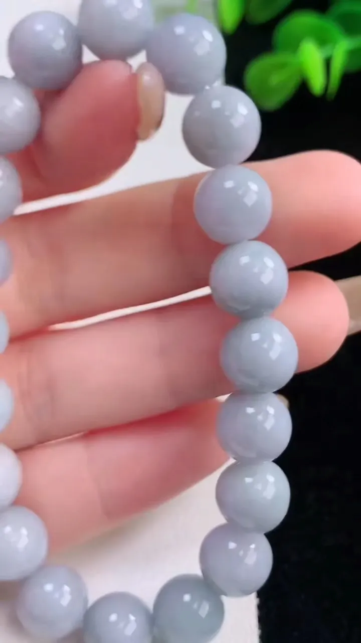 天然A货翡翠紫罗兰圆珠手串，尺寸9.2-20颗，重:27.02g11月18日
工厂直销收藏佳品,种好水足，色泽均匀，有种有色，上手高大气！