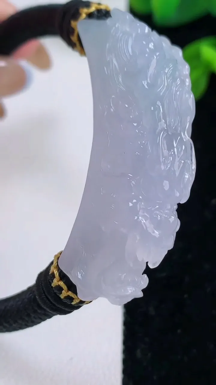 天然A货翡翠龙头手绳，尺寸47.6-12-14.7，重量:32.51g
11月18日