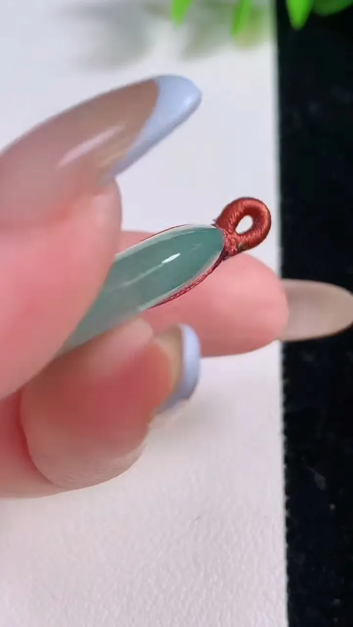 天然A货翡翠平安扣吊坠，尺寸29.2-5.7，重量:10.26g
11月18日