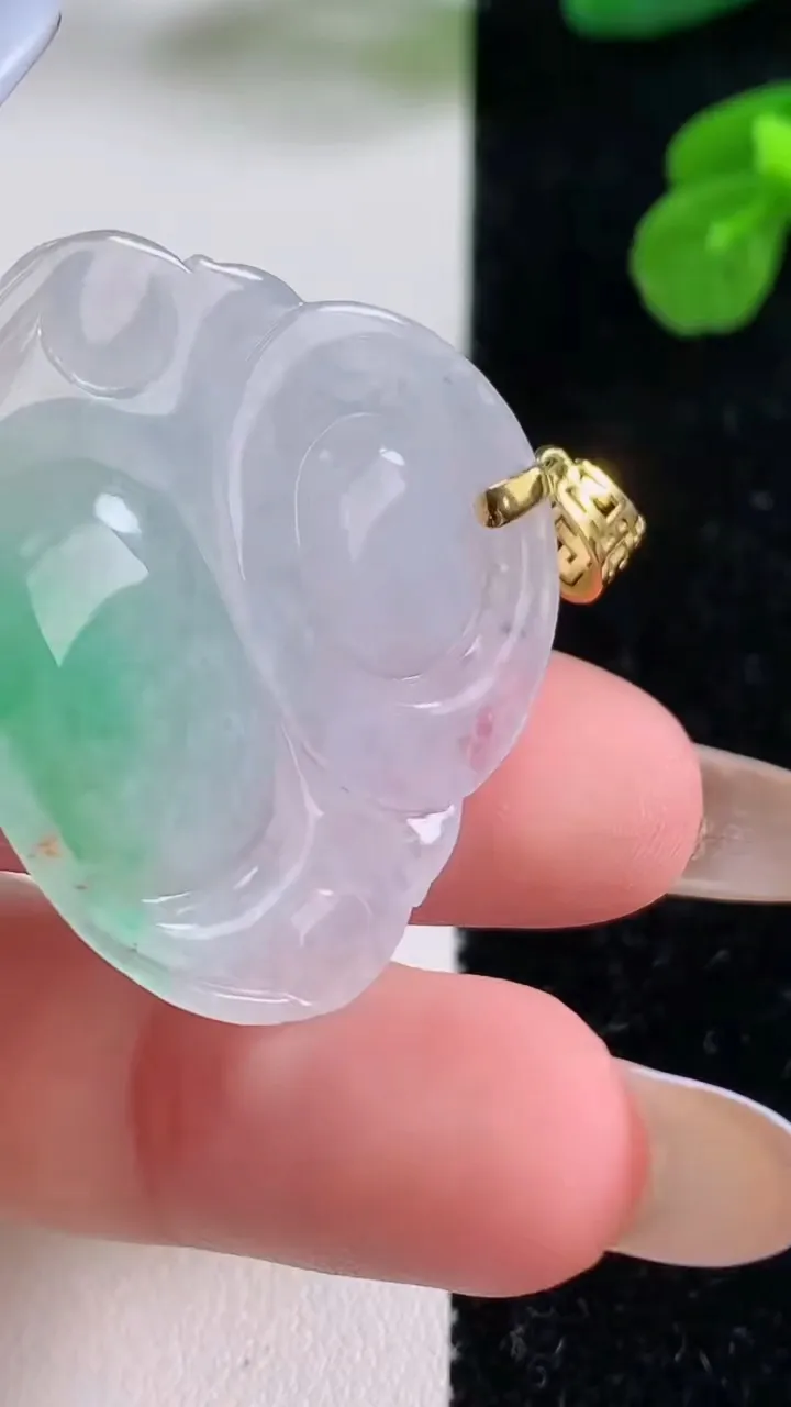 天然A货翡翠佛公吊坠，尺寸31-36-5.9，重量:10.48g
11月18日