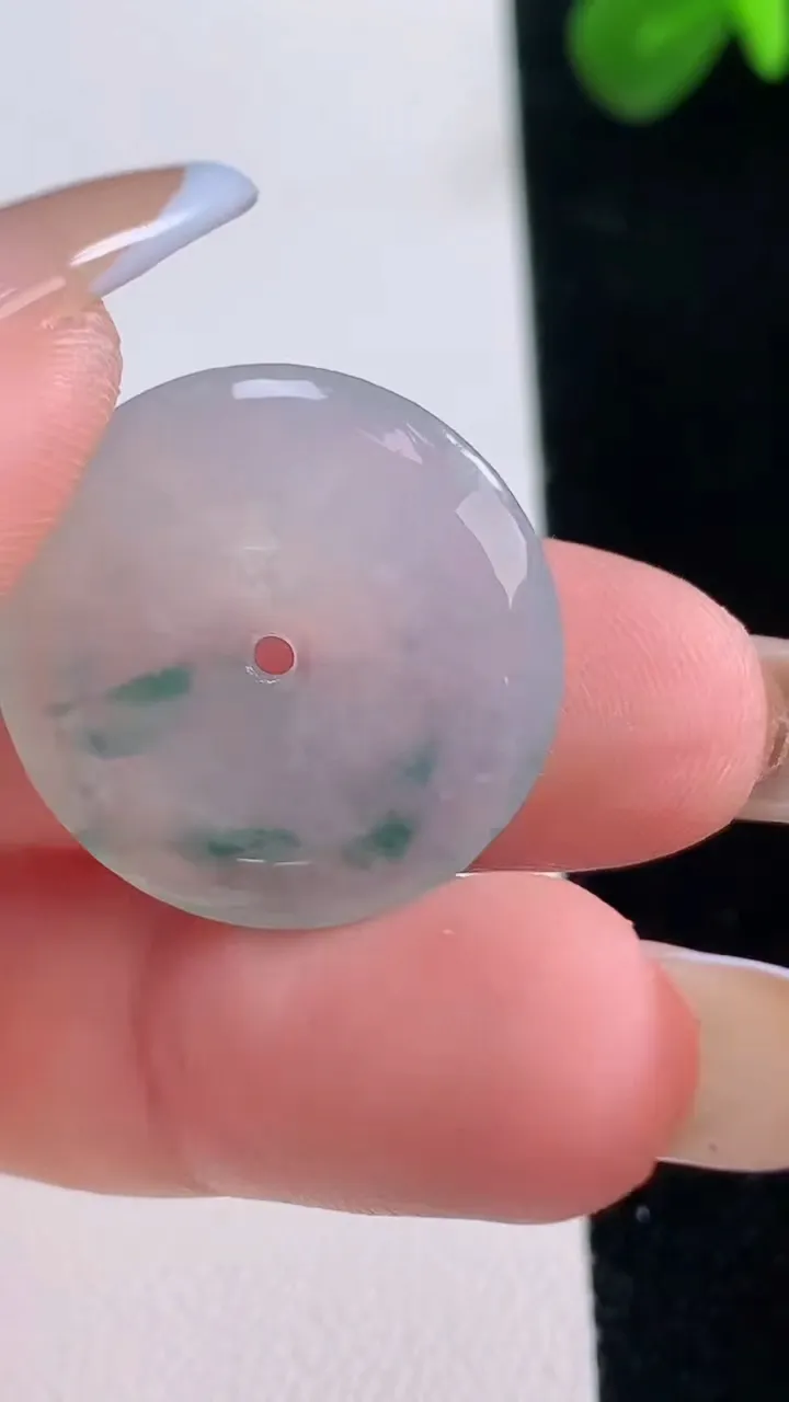 天然A货翡翠冰种飘花平安扣吊坠，尺寸22.5-4.2，重:4.29g
11月18日