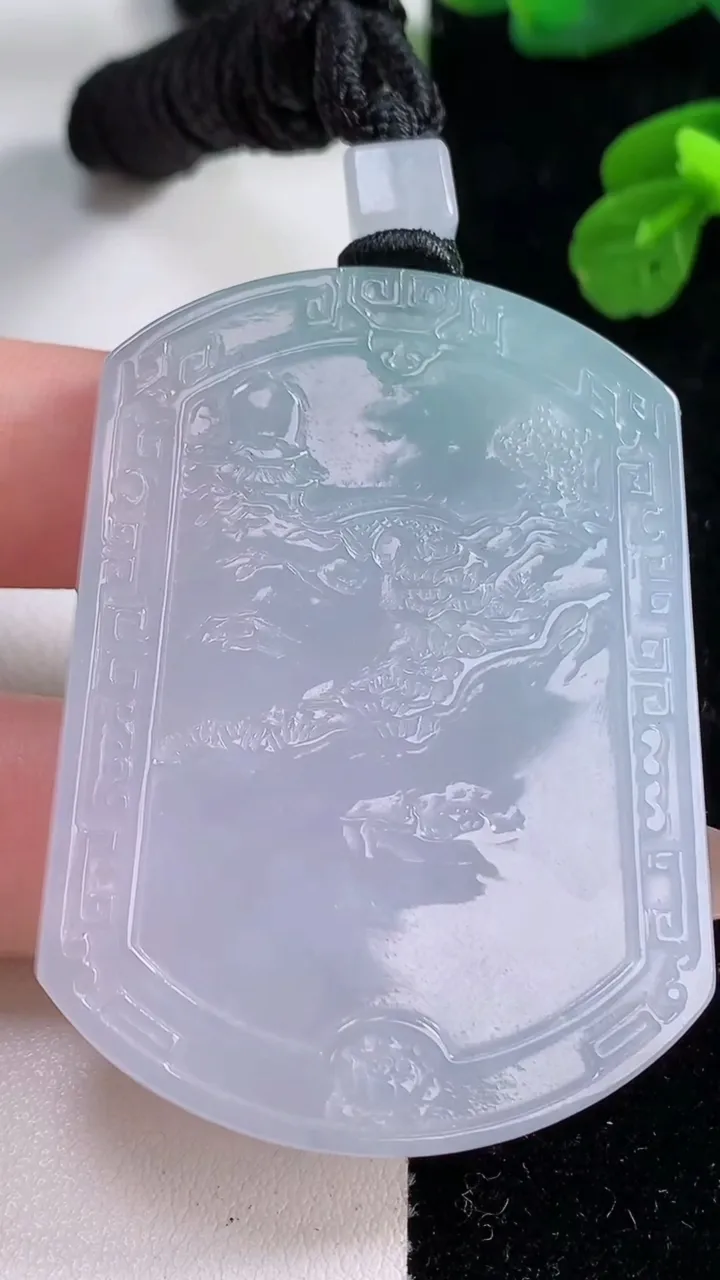 天然A货翡翠山水牌吊坠，尺寸53.5-40-5.8，重量:37.07g
11月18日