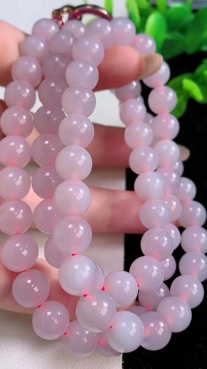 天然A货翡翠紫罗兰圆珠项链，尺寸8.8-70颗，重量:91.53g11月18日
工厂直销收藏佳品,种好水足，色泽均匀，有种有色，上手高大气！