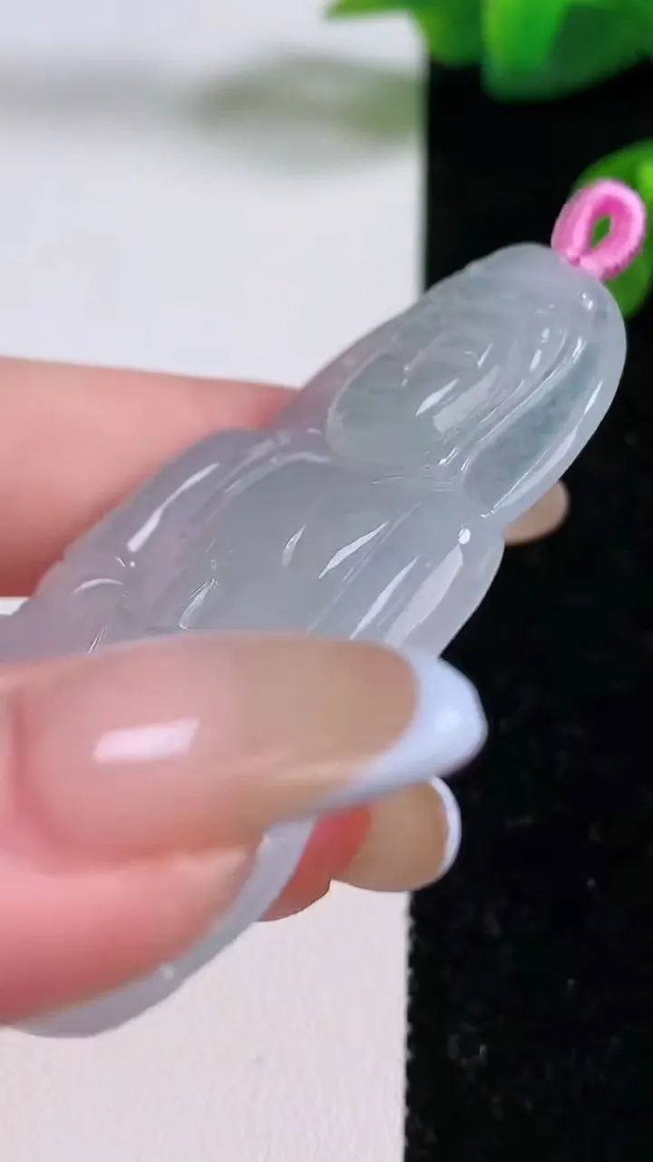 天然A货翡翠观音菩萨吊坠，尺寸60.6-37.6-5，重量:21.64g
11月18日