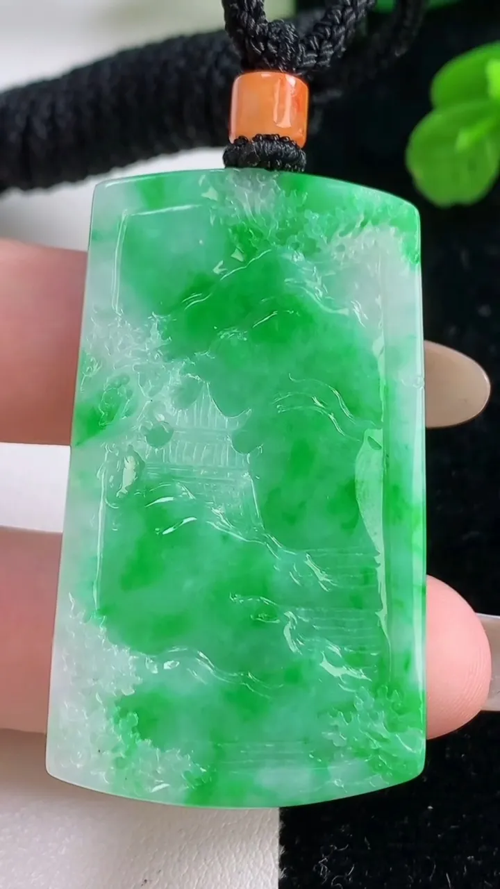 天然A货翡翠山水牌吊坠，尺寸47-27.2-5.8，重量:21.80g
11月18日