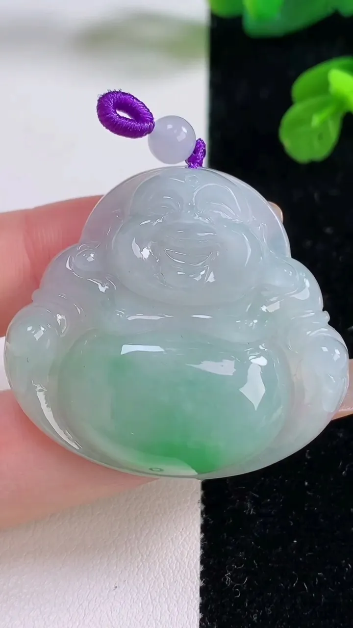 天然A货翡翠佛公吊坠，尺寸37.8-41.4-8.2，重量:19.84g
11月18日