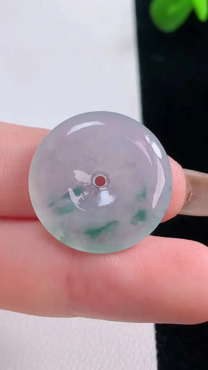 天然A货翡翠冰种飘花平安扣吊坠，尺寸22.5-4.2，重:4.29g
11月18日