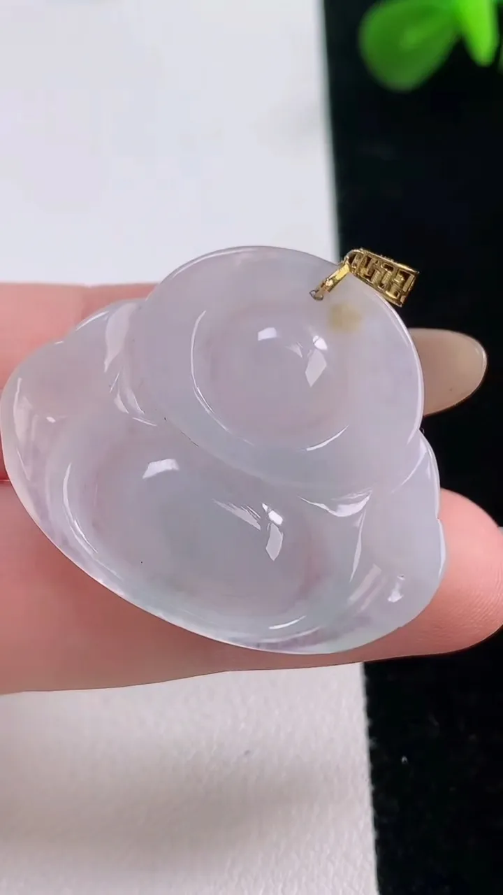 天然A货翡翠佛公吊坠，尺寸33.8-28.3-6.2，重:8.34g
11月18日