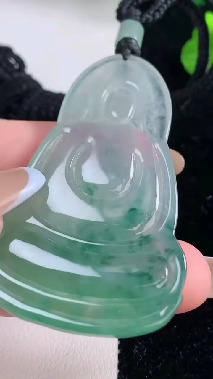 天然A货翡翠观音菩萨吊坠，尺寸58.3-34.5-5.7，重量:25.36g
11月18日