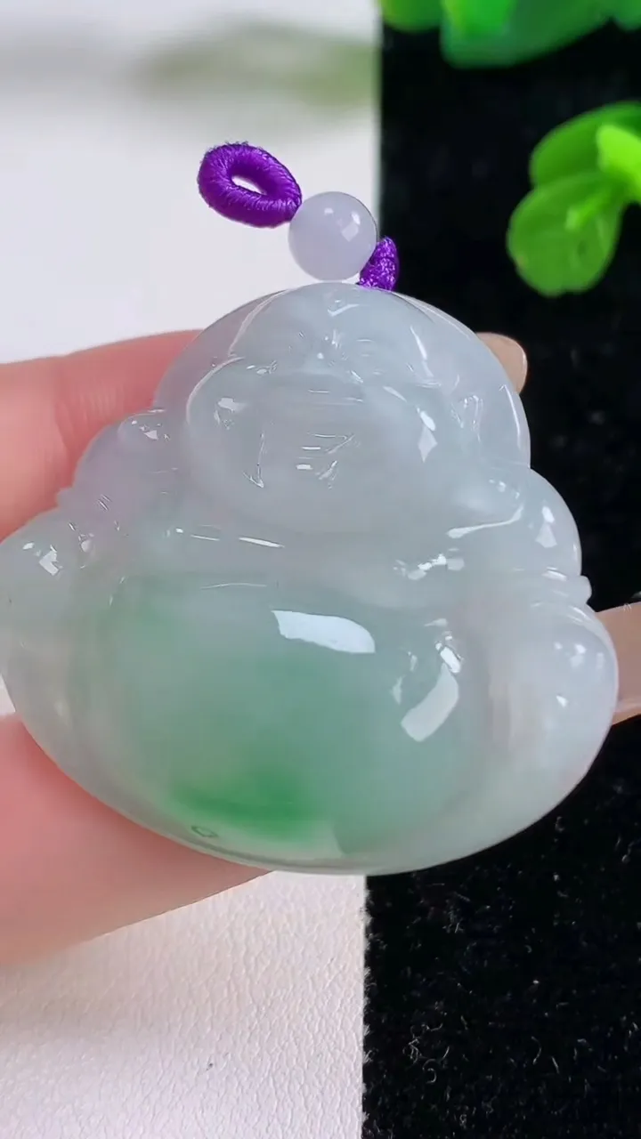 天然A货翡翠佛公吊坠，尺寸37.8-41.4-8.2，重量:19.84g
11月18日