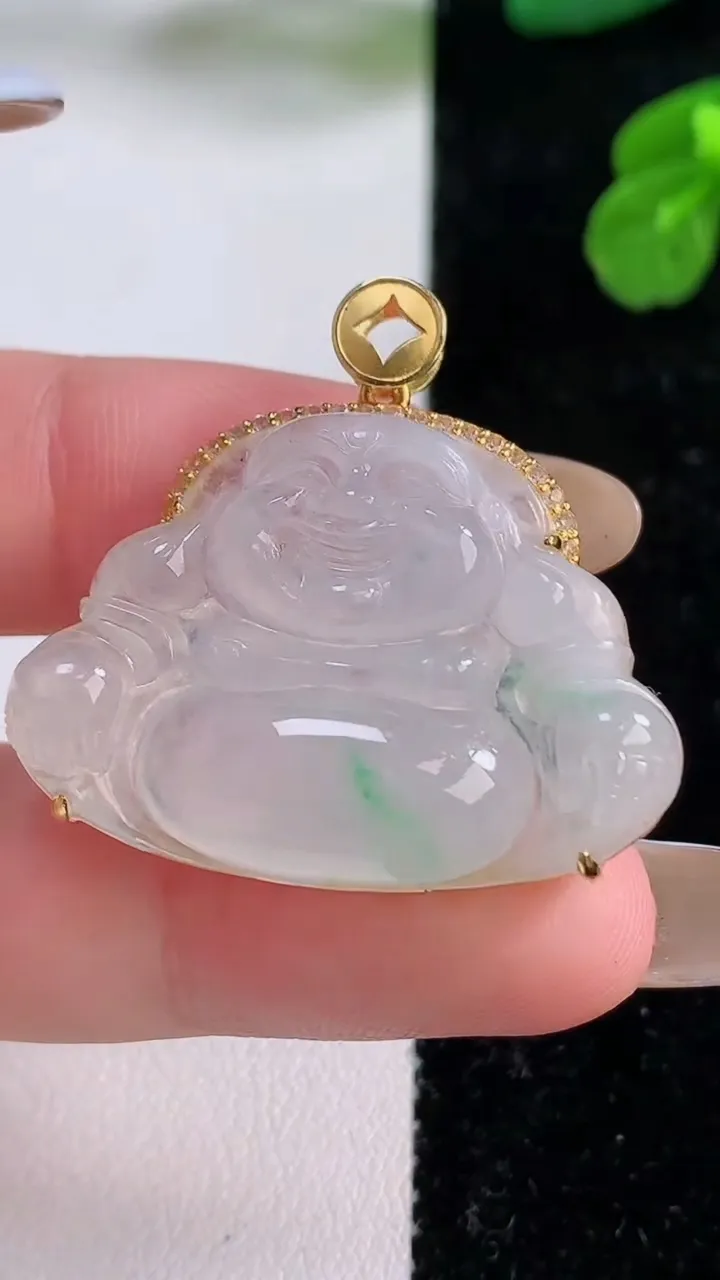 天然A货翡翠佛公吊坠，尺寸31.3-23.6-33.4-8.7，重量:8.27g
11月18日