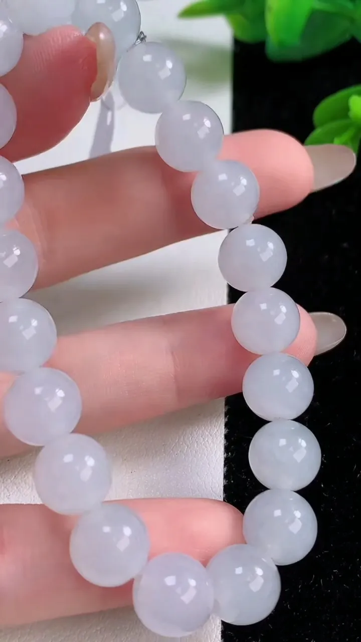 天然A货翡翠种白冰圆珠手串，尺寸9.6-20颗，重量:31.14g11月18日
工厂直销收藏佳品,种