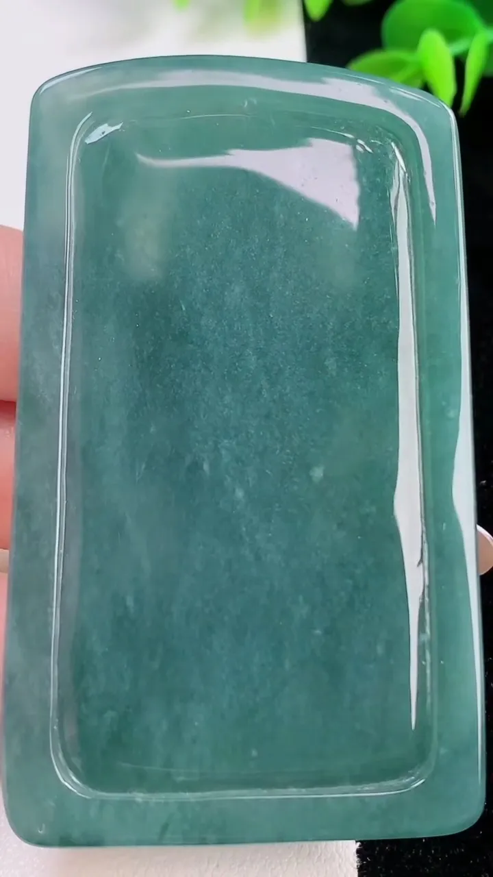 天然A货翡翠不动明王吊坠，尺寸71-43-10，重:59.08g
11月18日