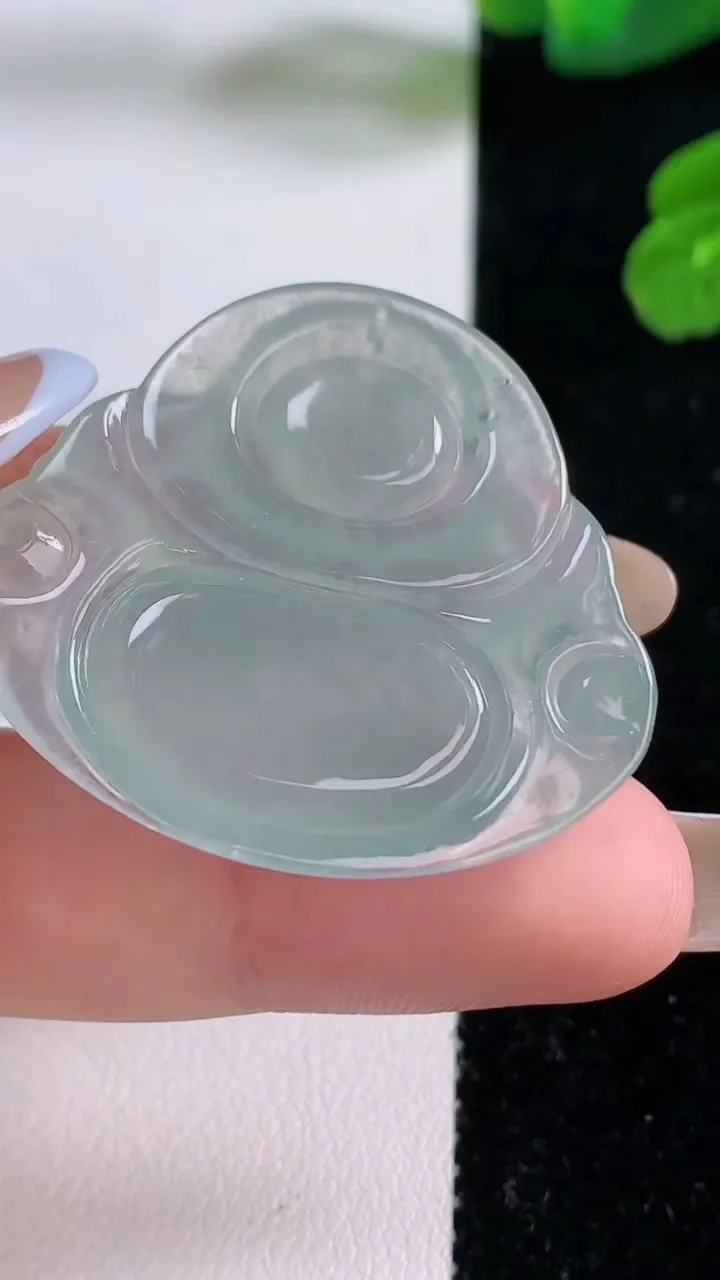 天然A货翡翠佛公吊坠，尺寸33.8-37-6.4，重量:11.69g
11月18日