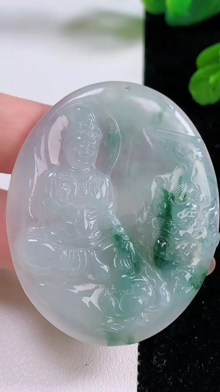 天然A货翡翠冰种飘花文殊菩萨吊坠，尺寸52-42.3-5.4，重量:21.27g
11月18日