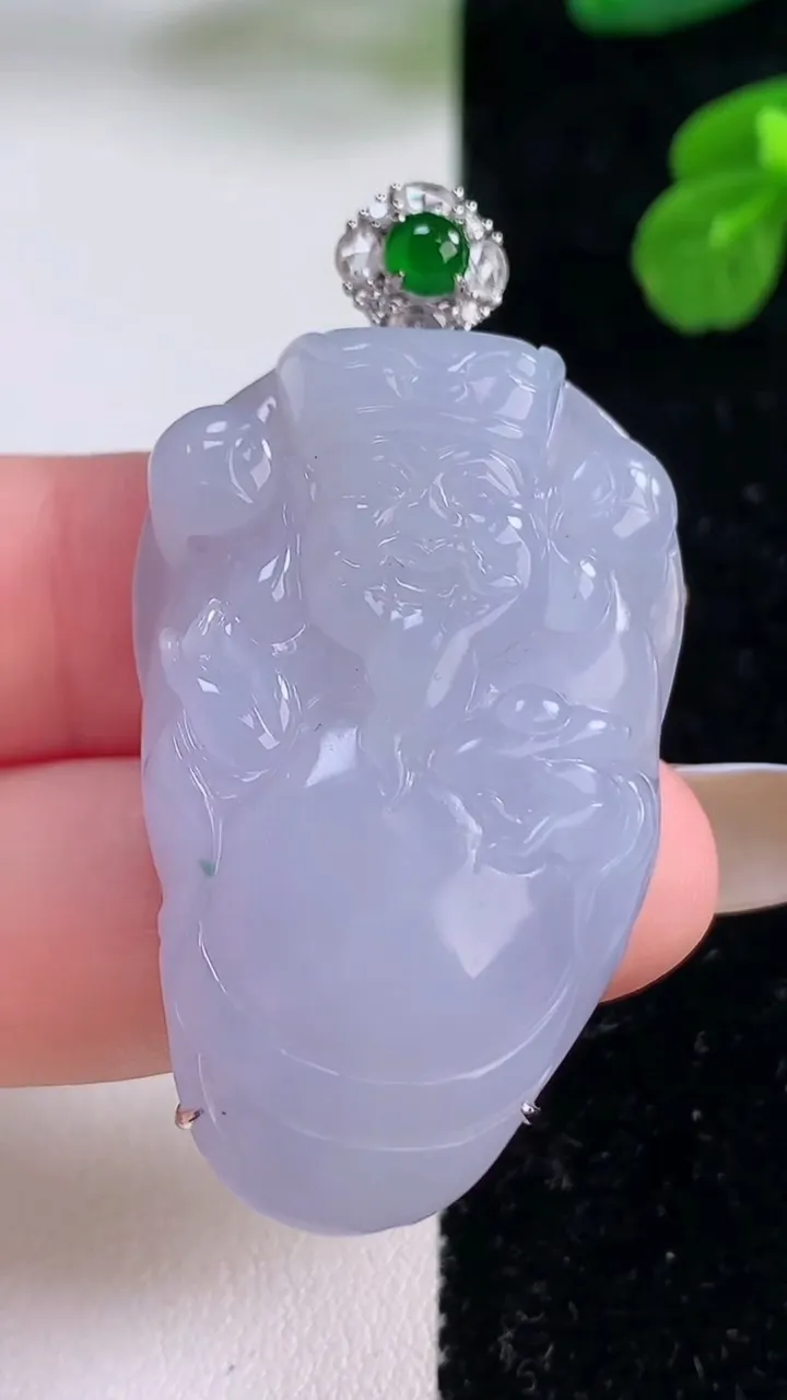 天然A货翡翠18K金紫罗兰财神爷吊坠，尺寸39.8-26-9.6，重量:19.69g
11月18日