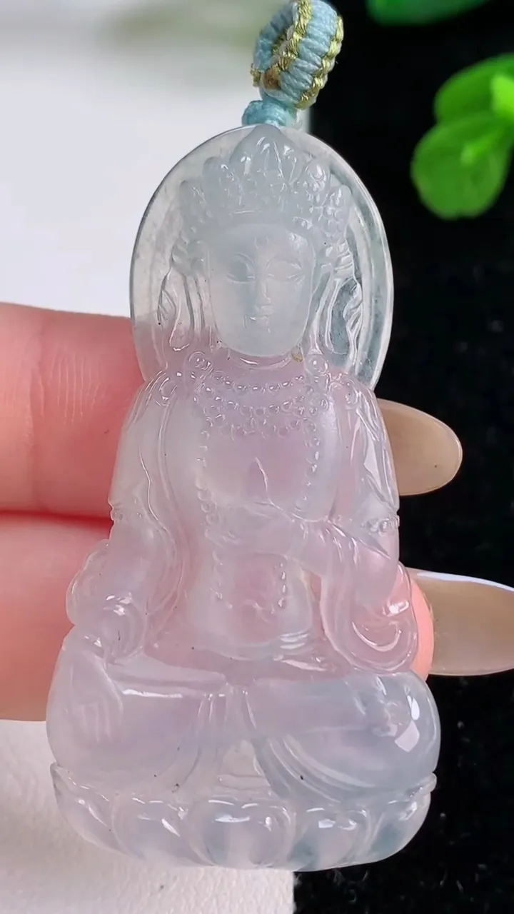 天然A货翡翠度母观音吊坠，尺寸52-27.3-5.4，重量:13.72g
11月18日