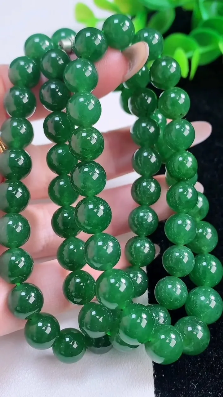 天然A货翡翠圆珠项链，尺寸9.3-65颗，重:71.12g11月18日
工厂直销收藏佳品,种好水足，