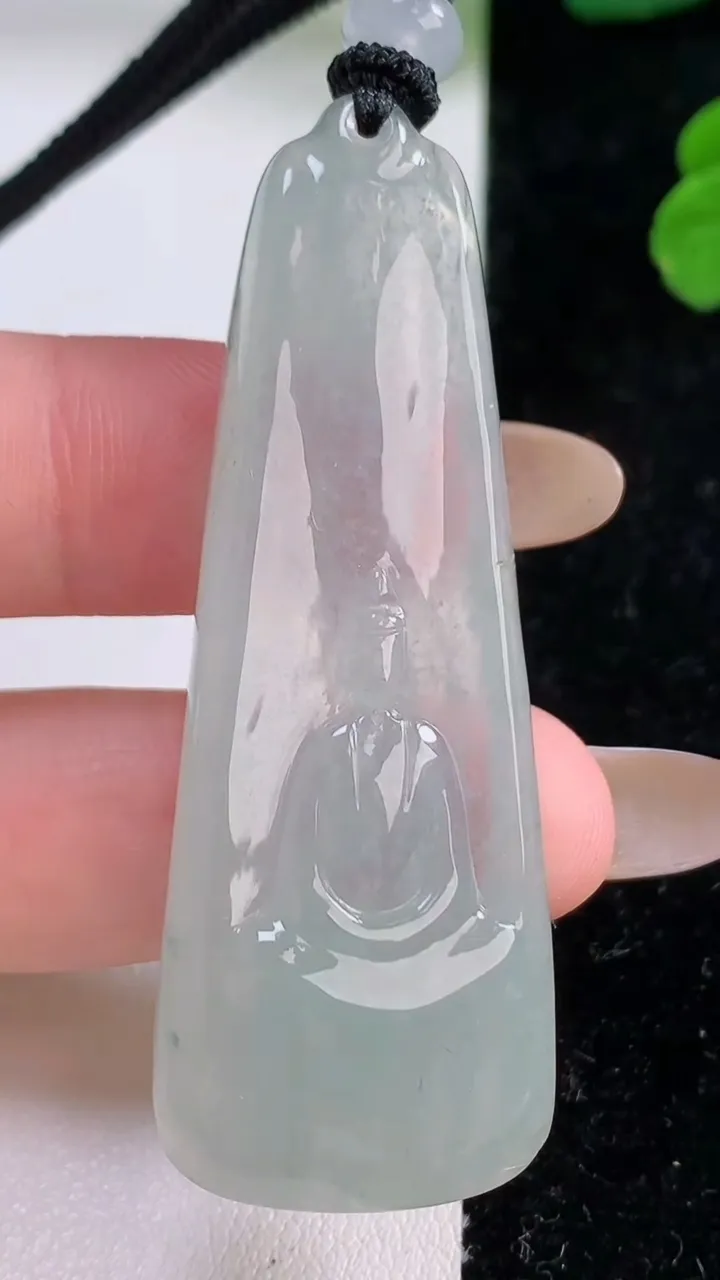 天然A货翡翠冰种飘花无相观音吊坠，尺寸56.2-21.2-6.7，重量:19.08g
11月18日