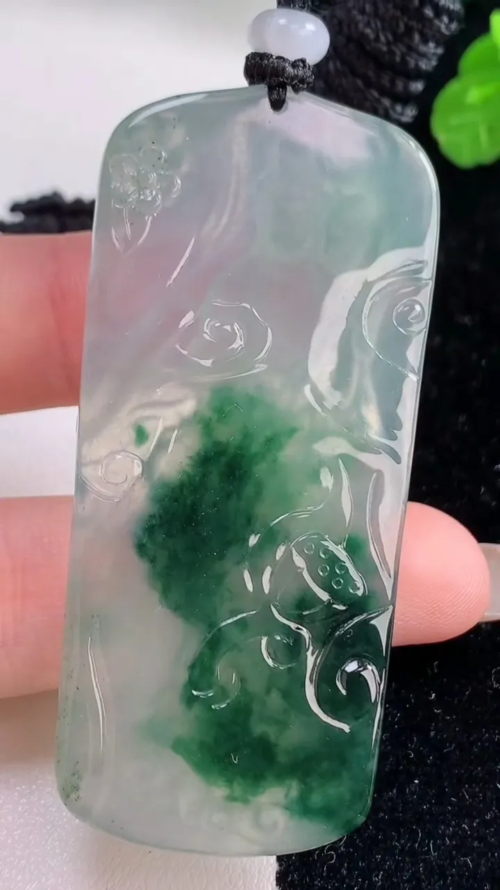 天然A货翡翠种飘花文殊菩萨吊坠，尺寸63.4-29-5，重量:25.33g
11月18日