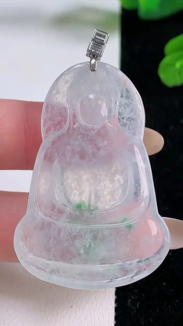 天然A货翡翠观音菩萨吊坠，尺寸47.5-33-4.5，重量:12.20g
11月18日