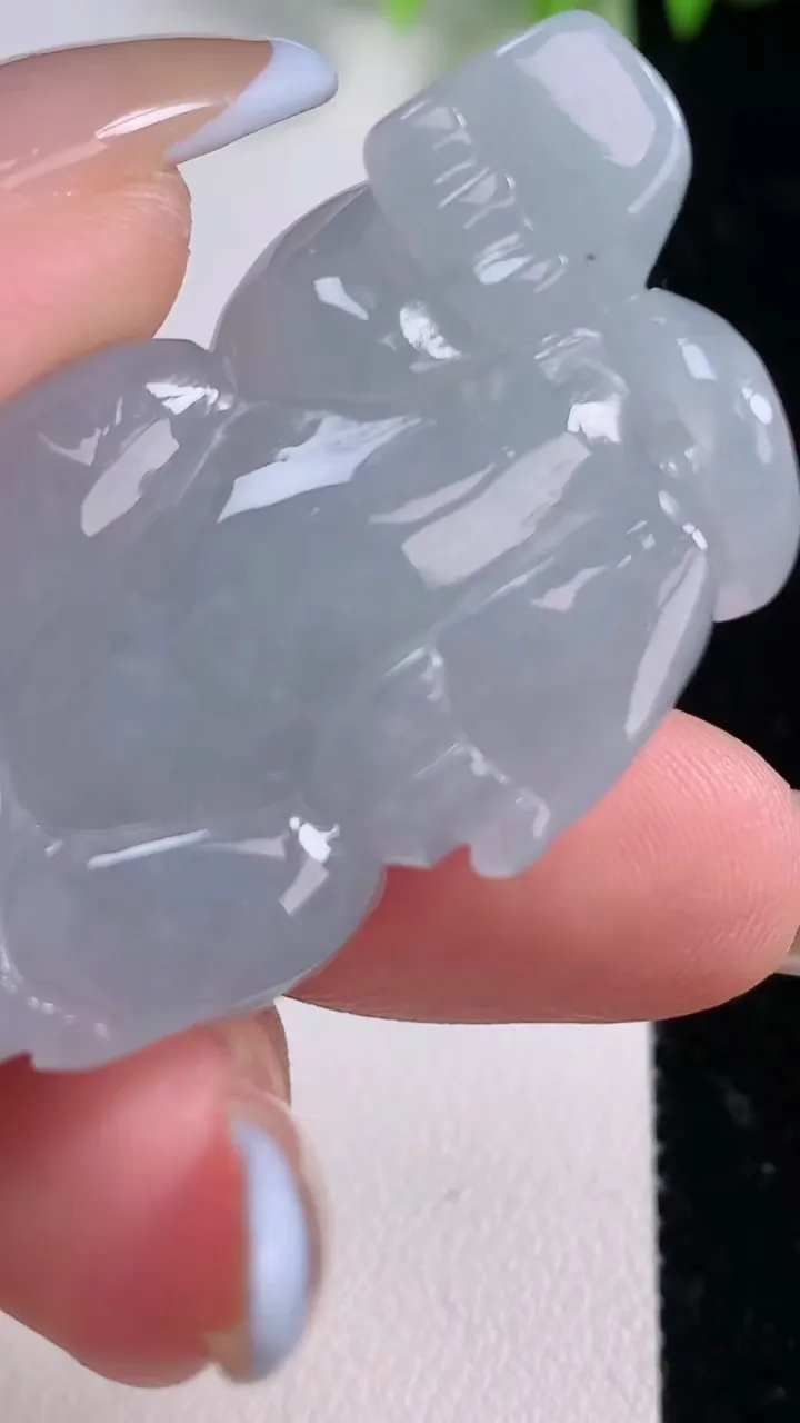 天然A货翡翠貔貅吊坠，尺寸47.2-23-12.7，重量:31.95g
11月18日