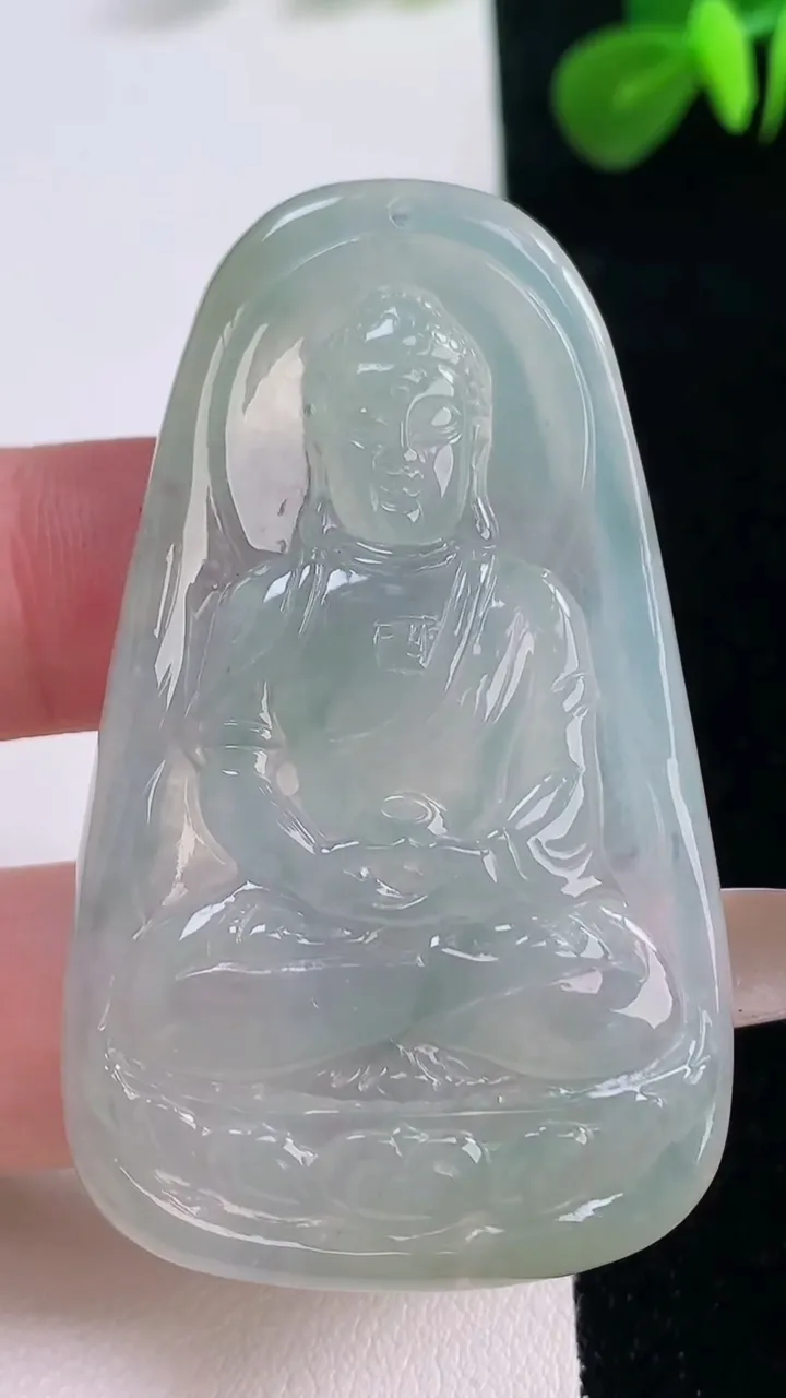 天然A货翡翠冰种飘花大日如来吊坠，尺寸55.1-33.5-5.8，重:21.66g
11月18日