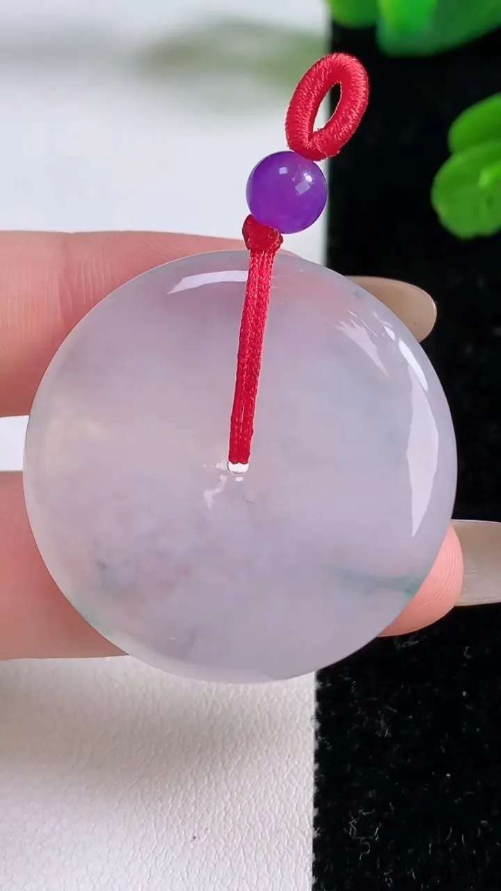 天然A货翡翠冰种飘花平安扣吊坠，尺寸34.3-5.8，重量:15.68g
11月18日