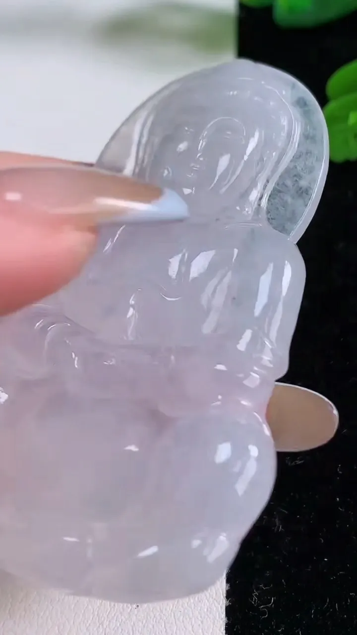 天然A货翡翠观音菩萨吊坠，尺寸70-44-5.3，重量:29.02g
11月18日