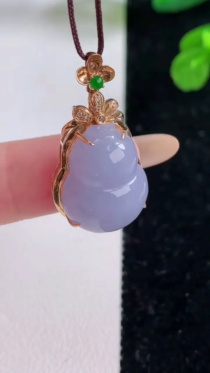 天然A货翡翠18K金紫罗兰葫芦吊坠，尺寸27.6-14.6-10，裸石18-13.3重量:4.46g