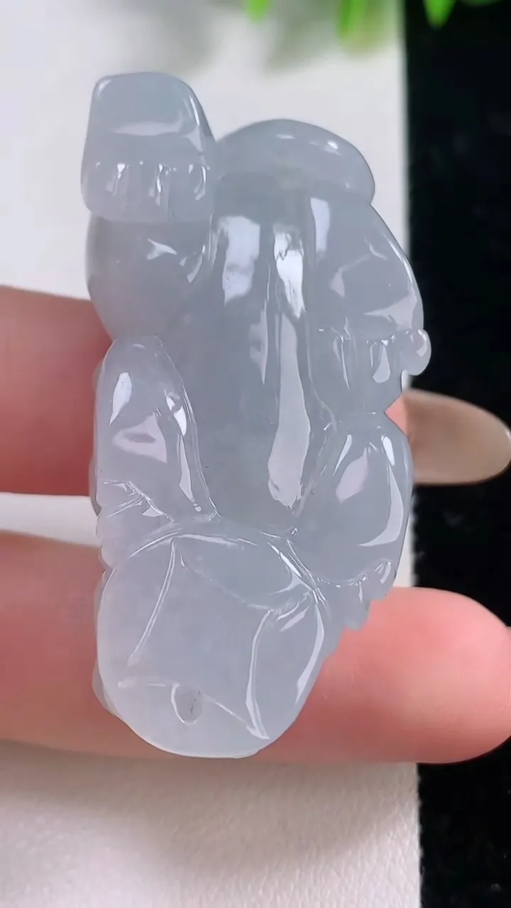 天然A货翡翠貔貅吊坠，尺寸47.2-23-12.7，重量:31.95g
11月18日