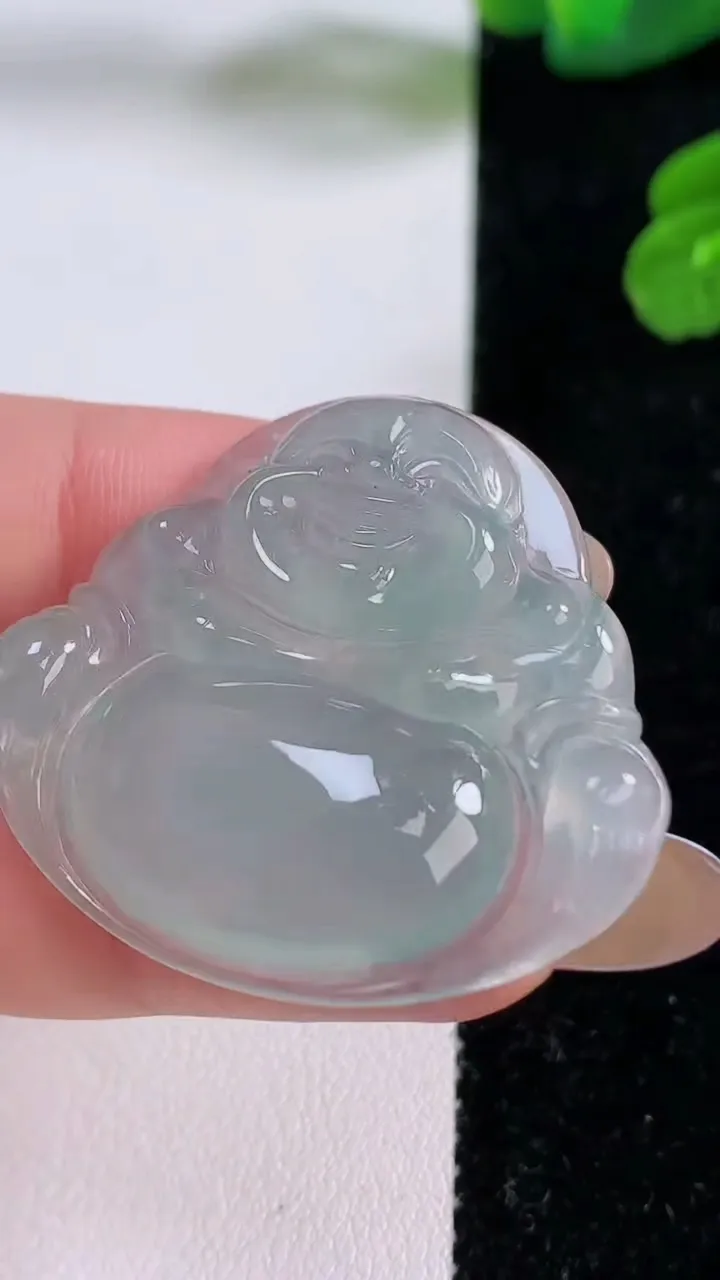 天然A货翡翠佛公吊坠，尺寸33.8-37-6.4，重量:11.69g
11月18日